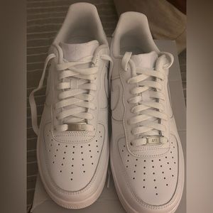 Never worn Men’s Nike AirForce 1 ‘07.
